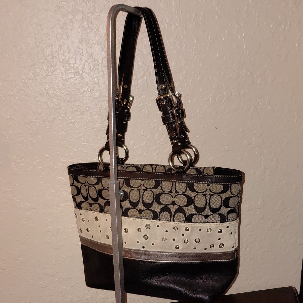 Coach Blk & Gray Leather Studded Signature Shoulder Bag 🩶 - Picture 5 of 16